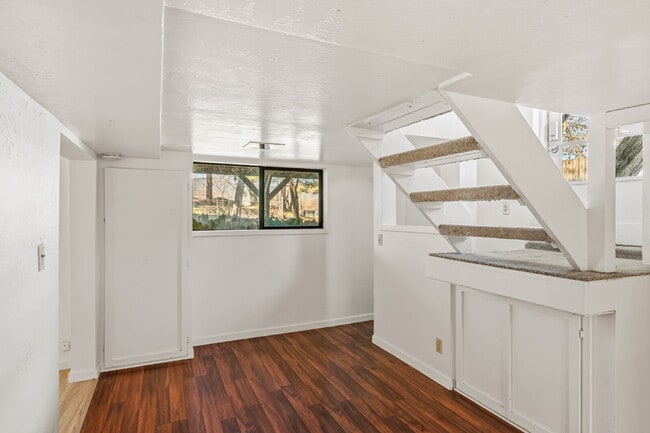 Photo - 248 Walker Ave Unidad B