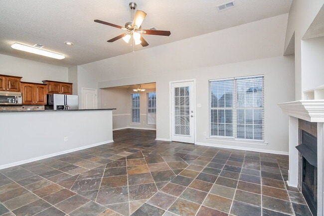 11629 Leewood Dr