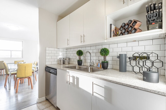 Photo - Huntington Towers