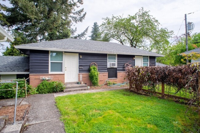 Photo - 6923-6923 NE Prescott St Apartment Unit 6909