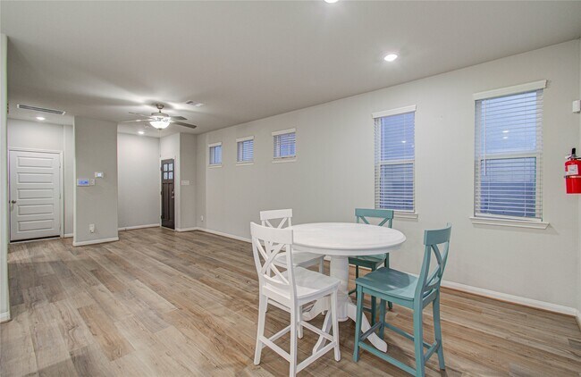 Photo - 1525 Parkland Oak Dr