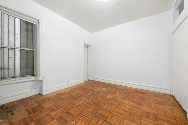 Photo - 400 Riverside Dr