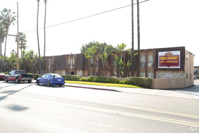Camelot Apartments - Camelot Apartments