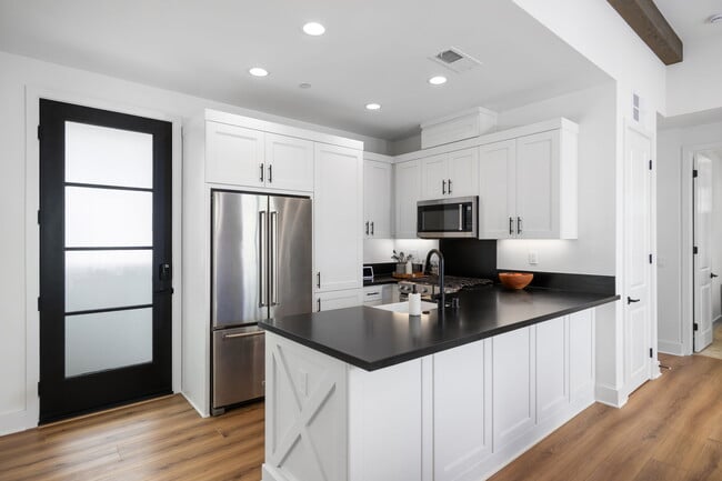 Photo - 1286 Molara Ln