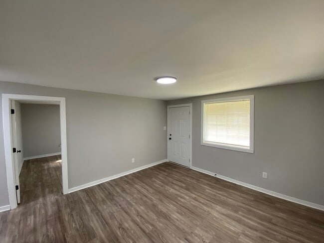 Photo - 1810 Hemlock Ave