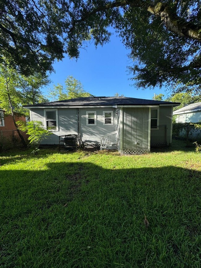 Photo - 3/1 Single family home : Available now!