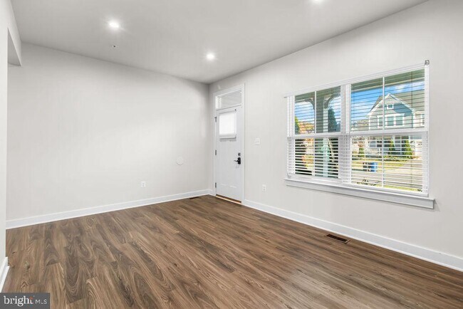 Photo - 2305 Wadlow Ln