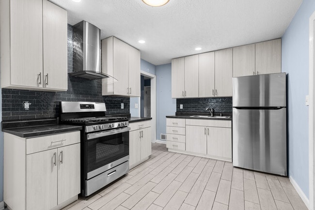 Building Photo - 625 Welty Ave