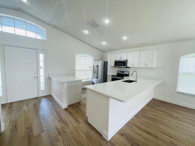 Photo - 13403 Greenpointe Dr