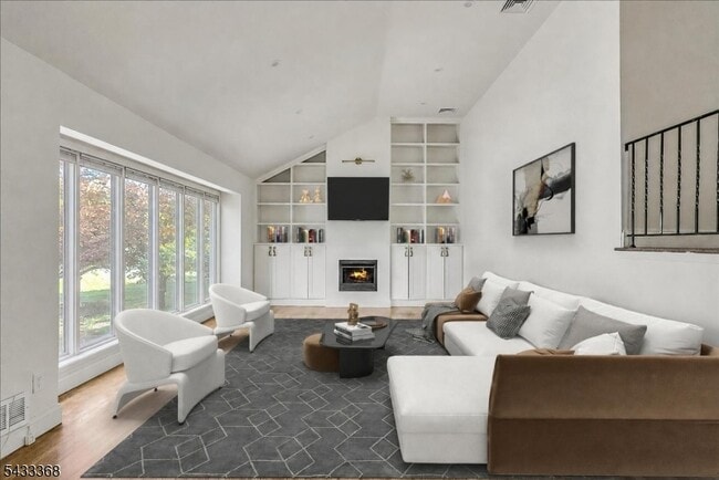 Photo - 32 Brantwood Pl