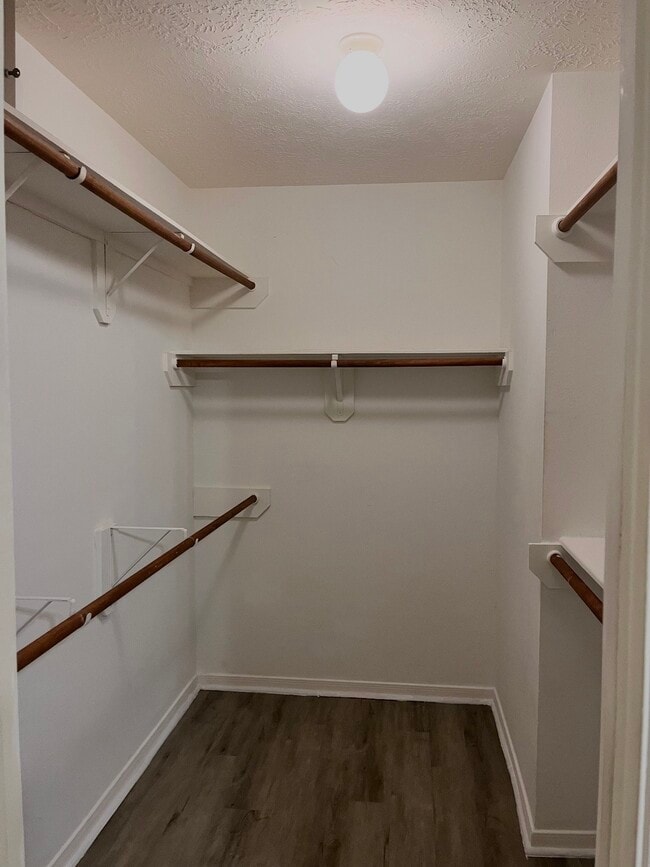 Photo - 10910 Thorncliff Dr