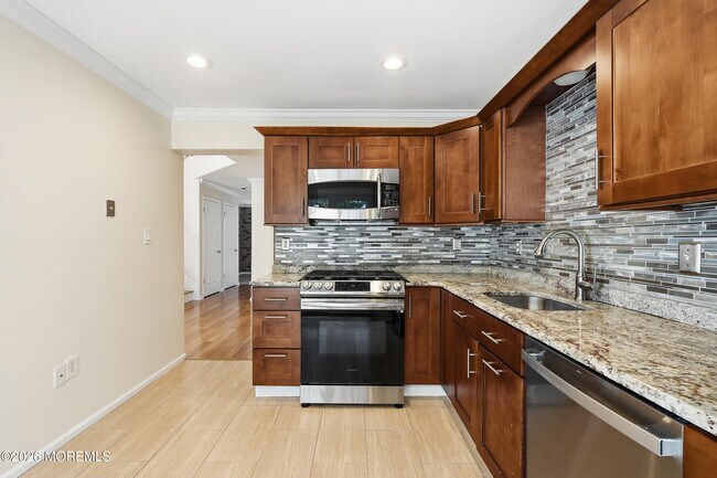 Photo - 69 Daniele Dr