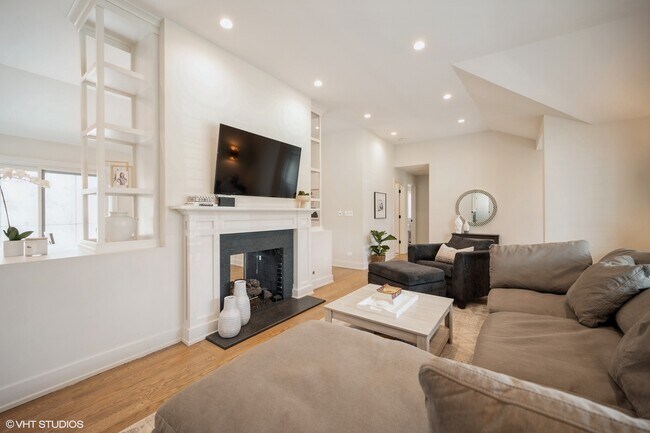 Photo - 580 N Happ Rd