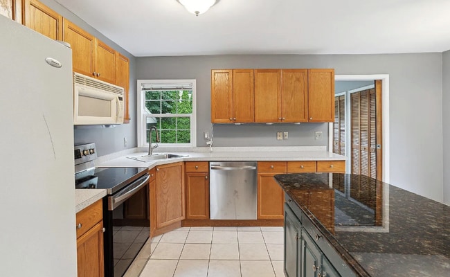 Photo - 21845 Novi Rd