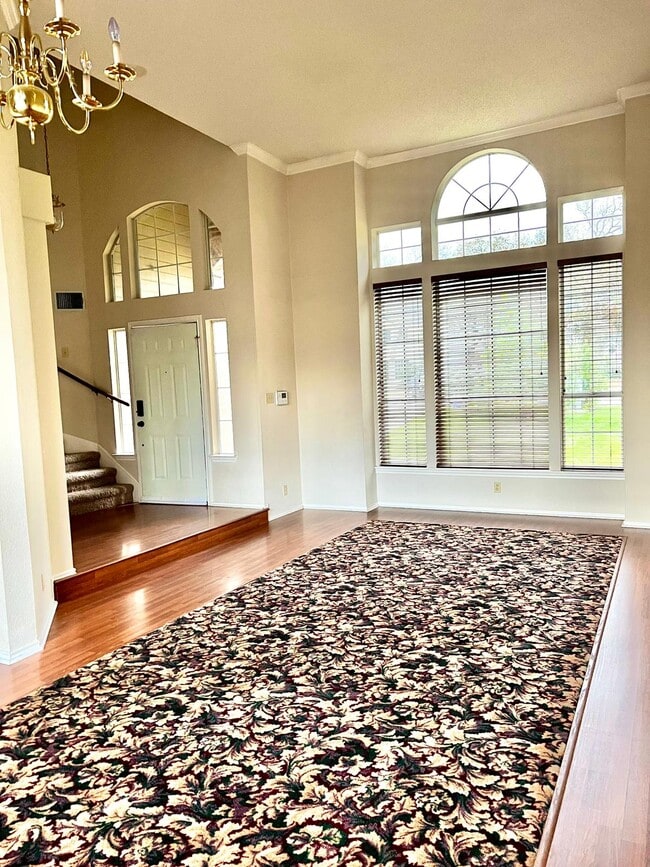 Photo - 2904 wren circle