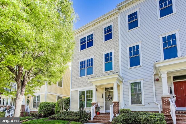Photo - 717 Diamond Ave Townhome