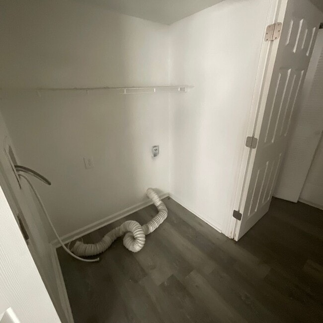Photo - 1155 W 27th St