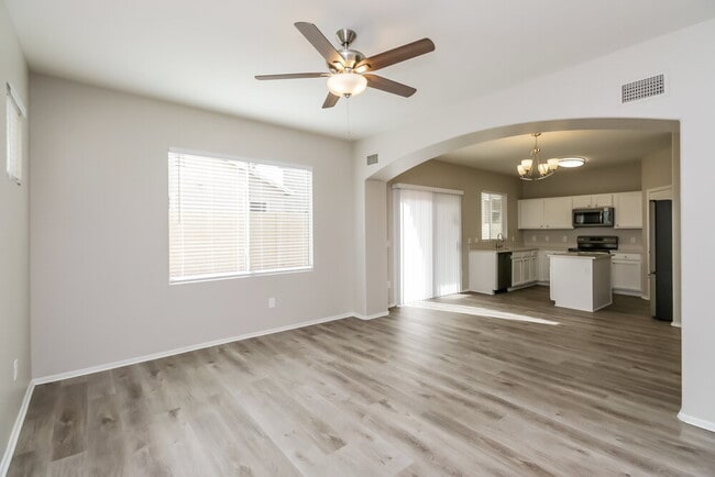 Photo - 4025 W Park St