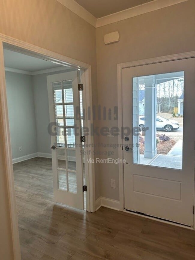 Photo - 505 Colebrook Wy