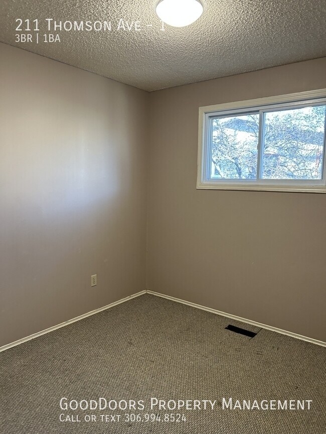 Photo - 211 Thomson Ave Unité 1