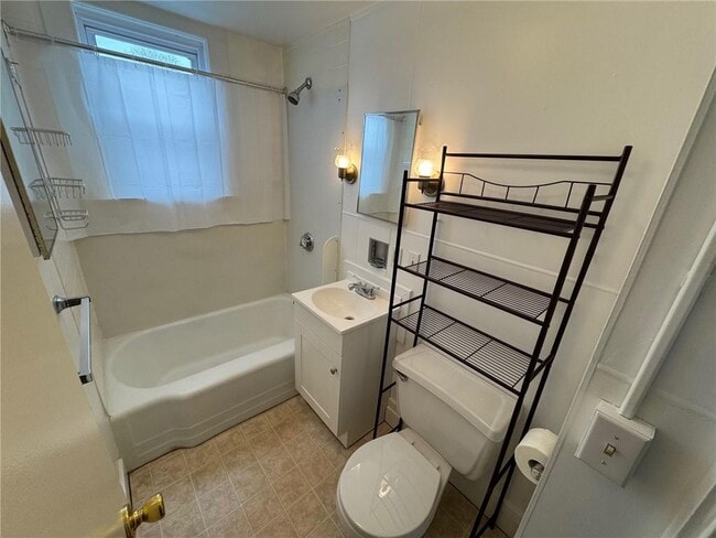 Photo - 115 Sweet Ave