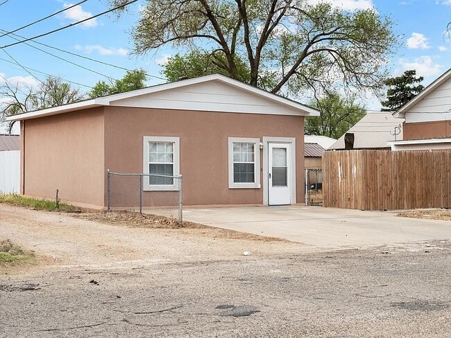 Photo - 509 E 12th St