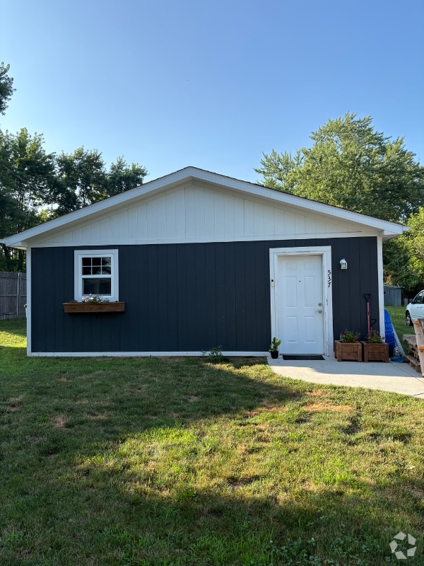Building Photo - 537 E Paulson St Rental