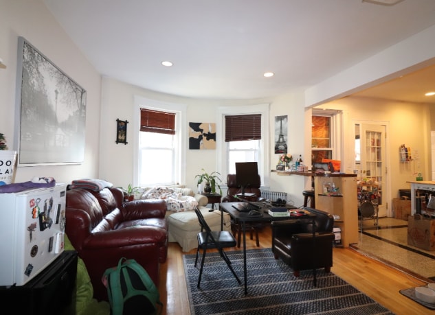 Building Photo - 71 Babcock St Unit 2