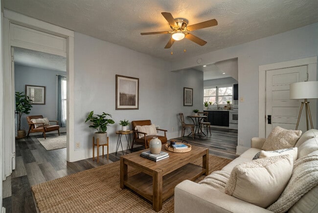 Building Photo - 328 Clinton St Unit Upper