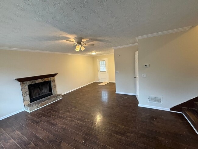 Building Photo - 200 Beverly Park Ct