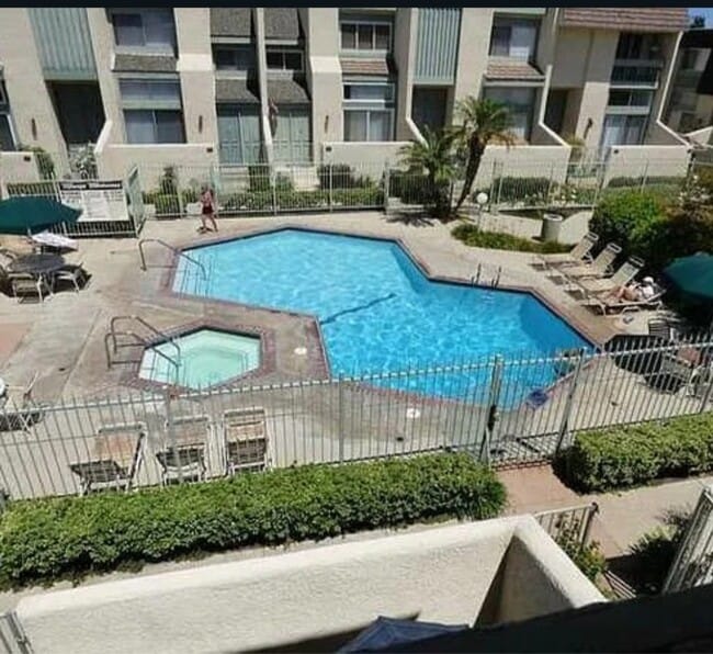 Complex pool & spa - 9950 Topanga Canyon Blvd Unit 26