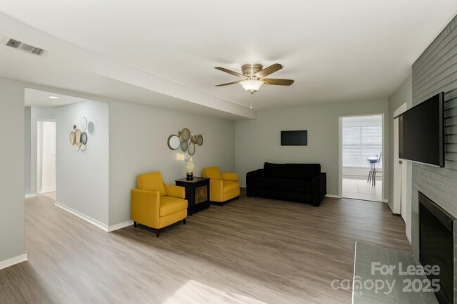 Photo - 9501 Pondside Ln