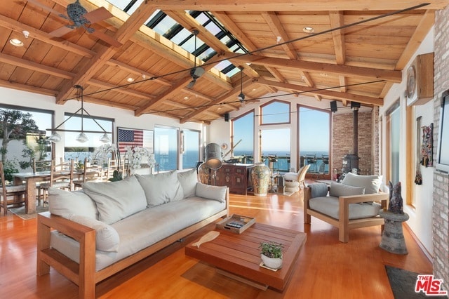 Building Photo - 3916 Rambla Orienta