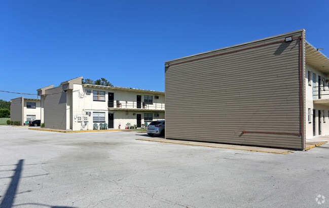 Kingswood Apartments