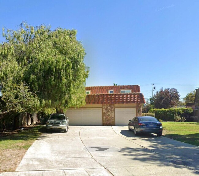 Photo - 992 Michelangelo Dr