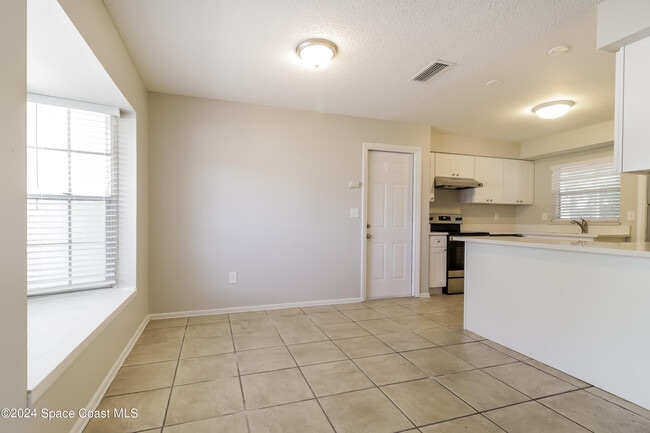 Photo - 1035 Country Club Blvd