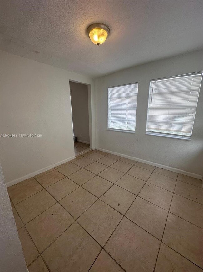 2837 NW 9th Ct