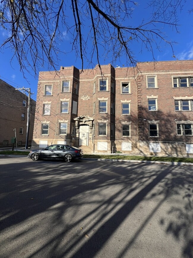Building Photo - 64 E 50th St Rental