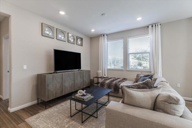 Photo - 6568 Vision Ct