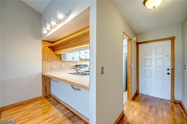 Photo - 4616 SE 6th Ave Unidad 202