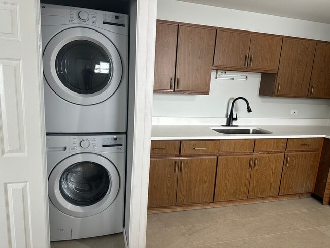 Photo - 440 E Jefferson St Unit 3