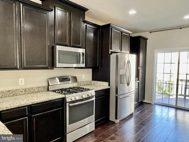 Photo - 201 Woodstream Cir