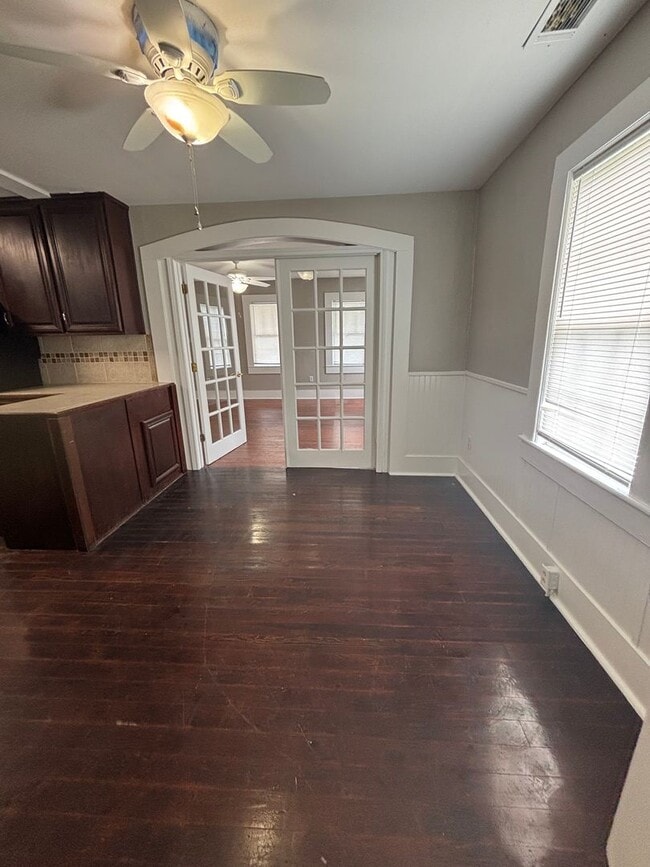 Photo - FOR RENT