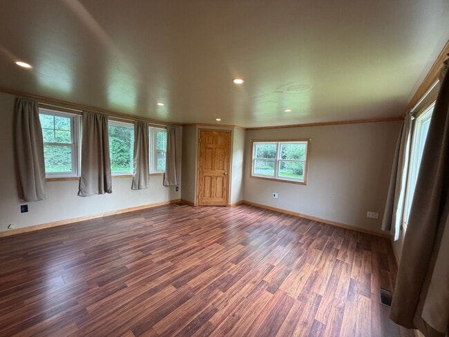 Photo - 1295 Kroucher Rd