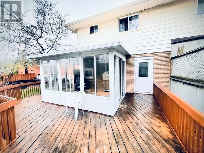 Photo - 4433 Meadowvale Dr