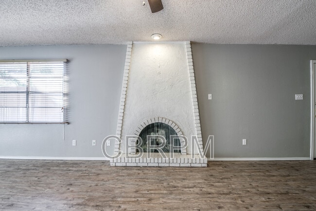 Photo - 5308 Kenosha Ave