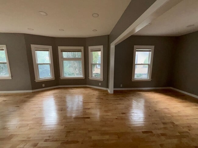 Photo - Beautiful 5 Bedroom, 2 Bath House for rent!!