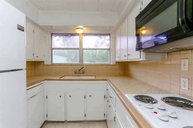 Photo - 6630 Neff St