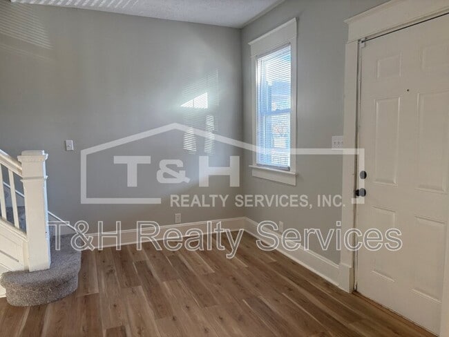 Photo - 118 W 23rd St