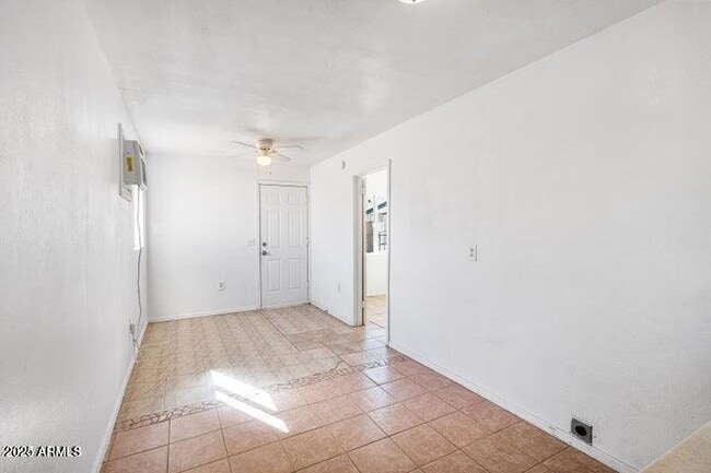 Photo - 414 W 9th St